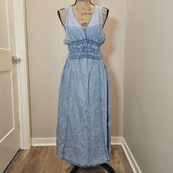 NWT Central Park West Sleeveless Chambray V-Neck Dress Size Small - Picture 1 of 6